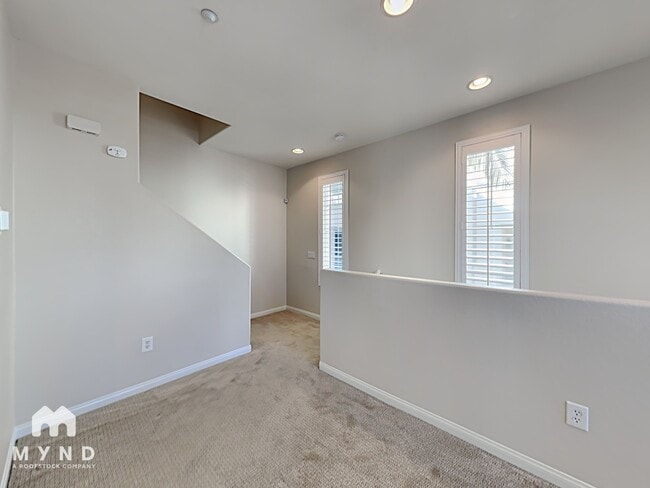 Photo - 815 Harbor Cliff Way