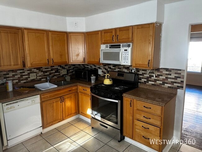 Photo - 7530 N Bell-