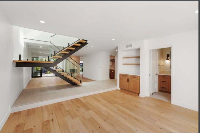 Photo - 15 Half Moon Bnd