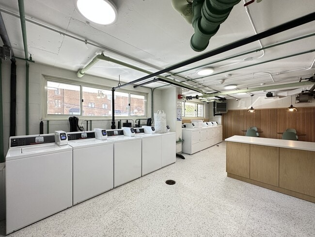 Photo - 1335 N Dearborn St Unit A05W