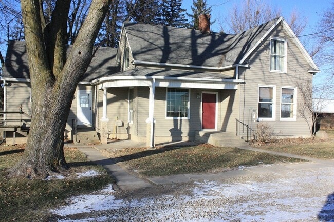 Building Photo - Acreage Nestled In City Of Pella