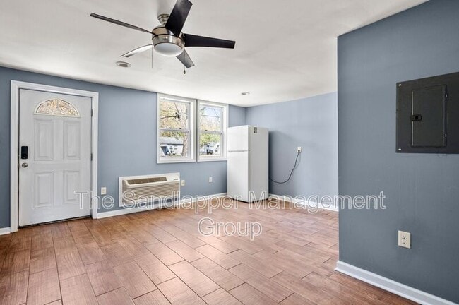 Photo - 2169 Eleanor Dr Unit B
