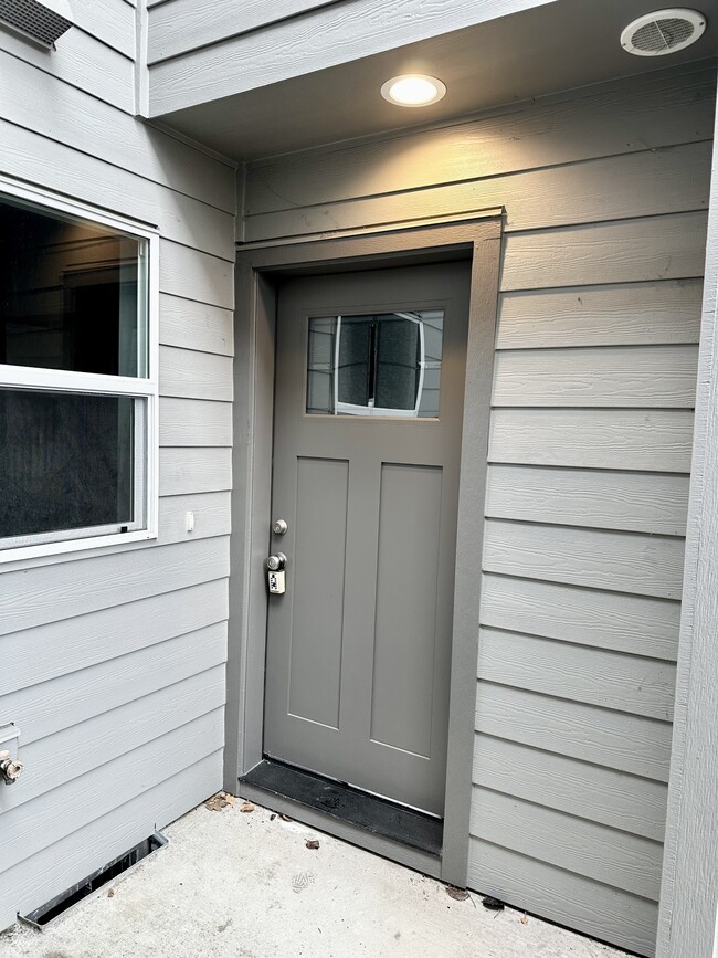 Photo - 3752 Peter Ln NE