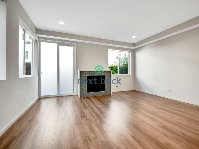 Photo - 3 Bed and 2 Bath Luxury Townhome is Available for Rent!