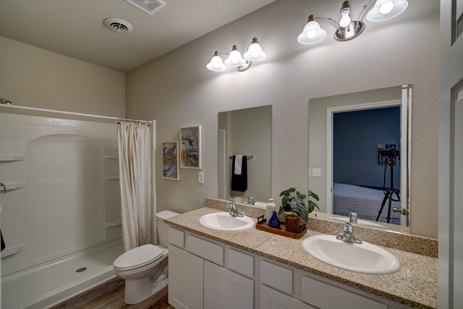 Photo - 634 McKay Way