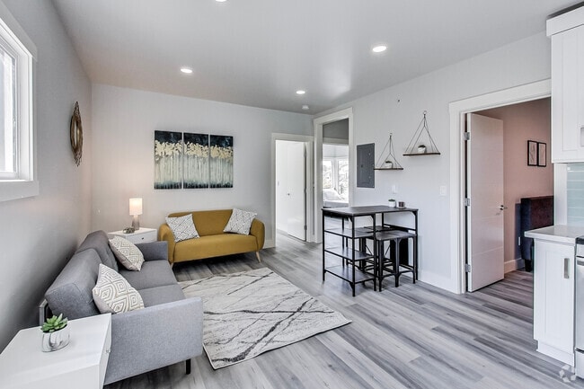 Building Photo - 3411 Adeline St Rental
