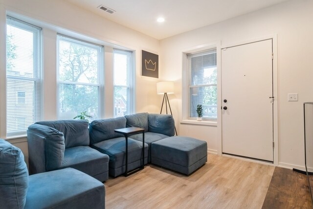 Photo - 3639 W Iowa St Unit 2W