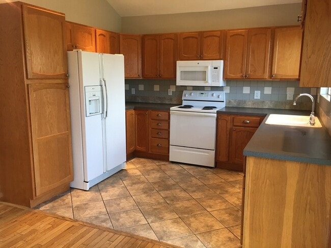 Photo - 8 Ponderosa Pl