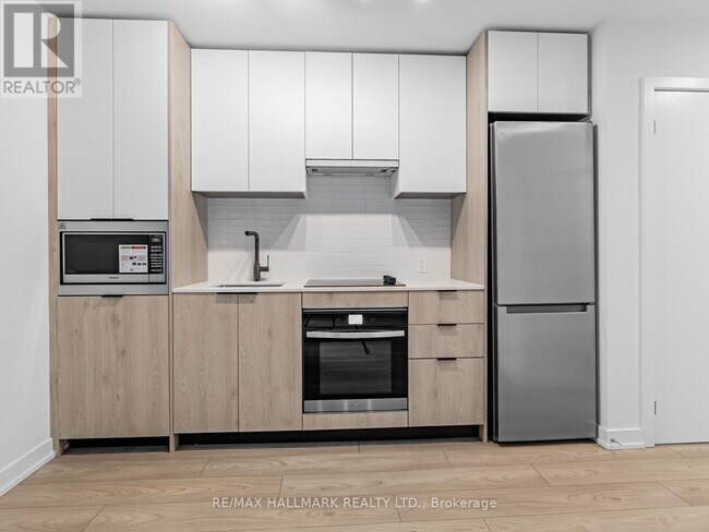 Photo - 1007 The Queensway Unité 723