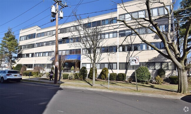 Building Photo - 142 Main St Unit 1A Rental