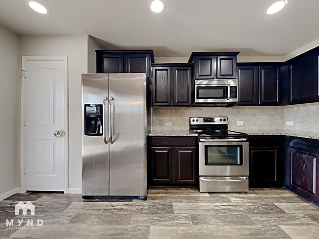 Photo - 717 Pinnacle Dr