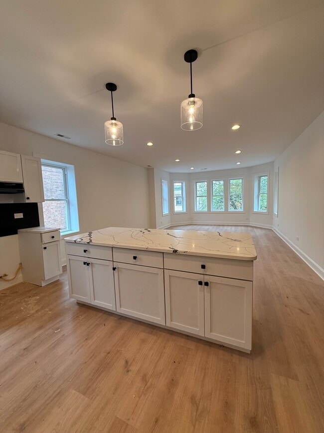 Photo - 7841 S Essex Ave Unidad 1S