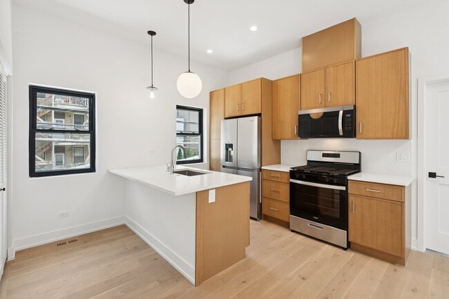Photo - 3641 N Wilton Ave Unit CH