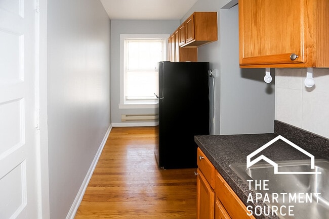 Building Photo - 3257 W Wrightwood Ave Unit 2D