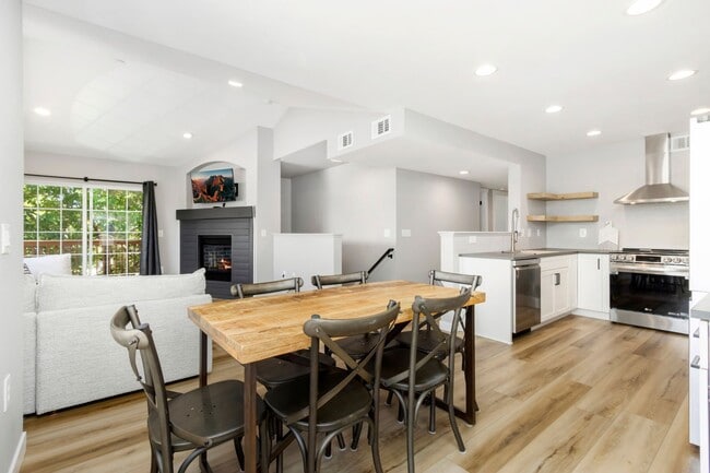 Photo - 3002 W Elizabeth St Unit 22F