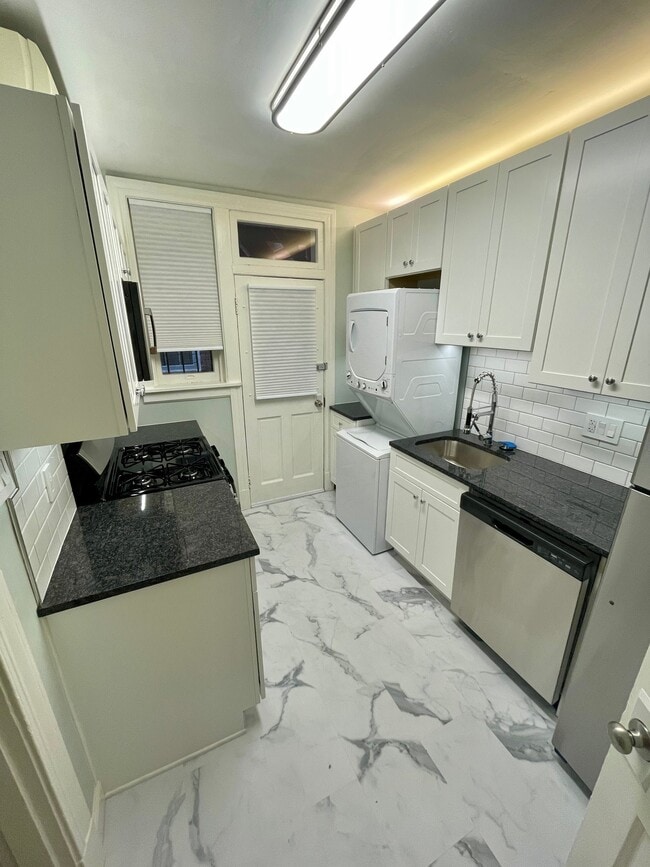 Photo - 515 N Arthur Ashe Blvd Unit 8