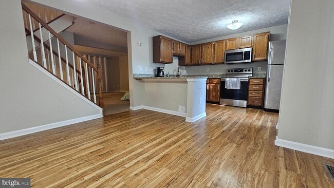 Photo - 1196 Swanhill Ct