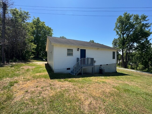 Photo - 2105 Harpertown Dr
