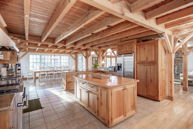 Photo - 221 Merchants Path