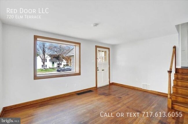 Photo - 720 Elm Terrace