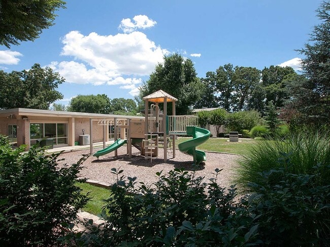 Tysons Glen Apartments and Townhomes