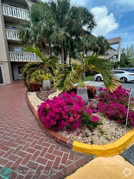 Building Photo - 1903 Bermuda Cir Unit D4 Rental