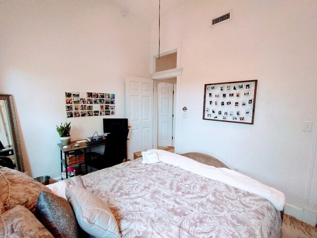 Photo - 10 Hardwick St Unit 2