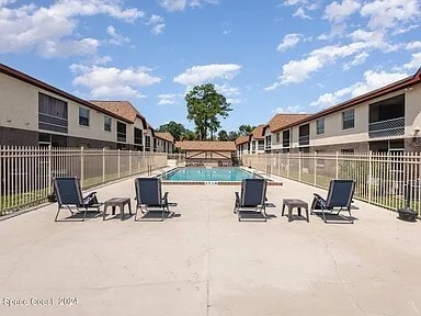 Photo - 2999 Sir Hamilton Cir Unit 9