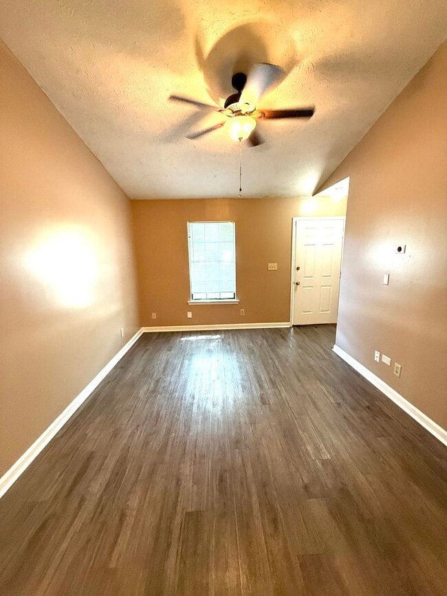 Photo - ** 2 bed 2 bath located off Vaughn road ** Call 334-366-9198 to schedule a self showing