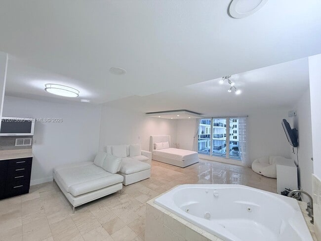 Photo - 2301 Collins Ave Unidad 621