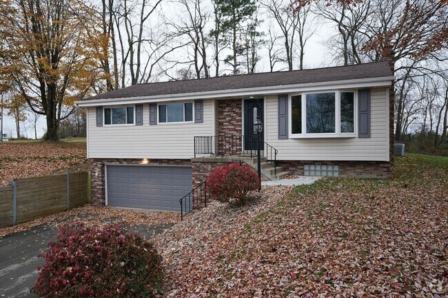 Building Photo - Updated 3 Bed 1 Bath in North Allegheny Sc... Rental