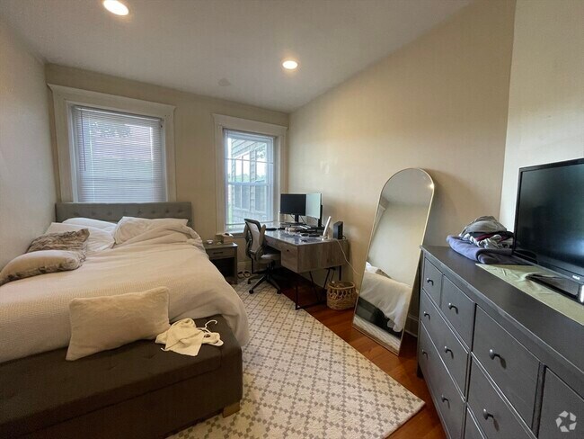 Building Photo - 191 Winthrop Rd Unit 2 Rental