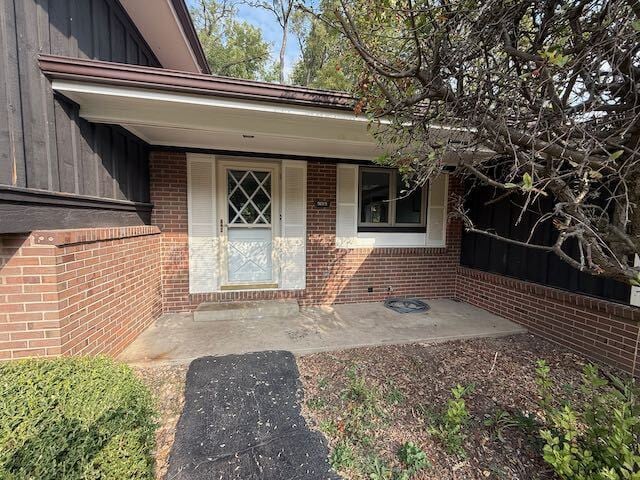 Photo - Large Home in Richwoods School District