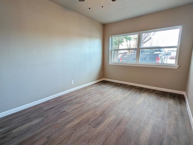Photo - 5802 Magnes Ln