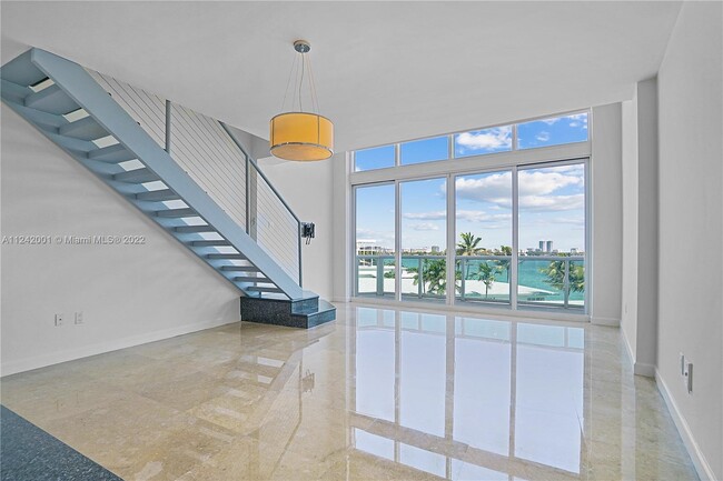 2000 Bay Dr Unit 402