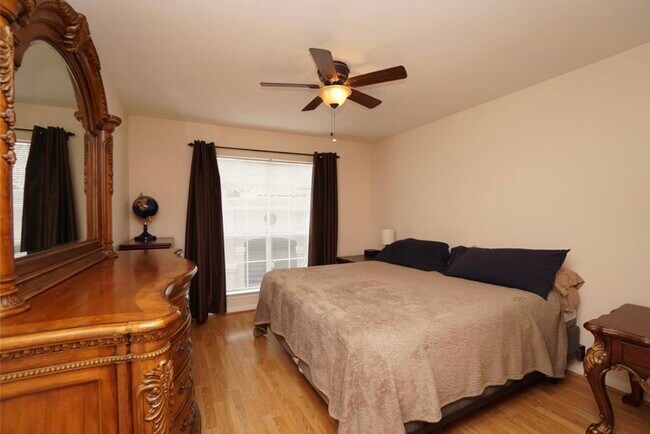 Building Photo - 3231 Allen Pkwy Unit 2308