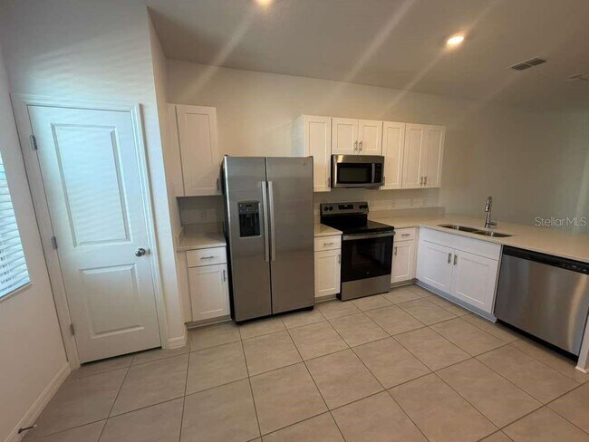 Photo - 2983 Skyline Lp