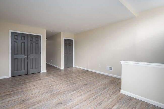 Photo - 820 E North Ave