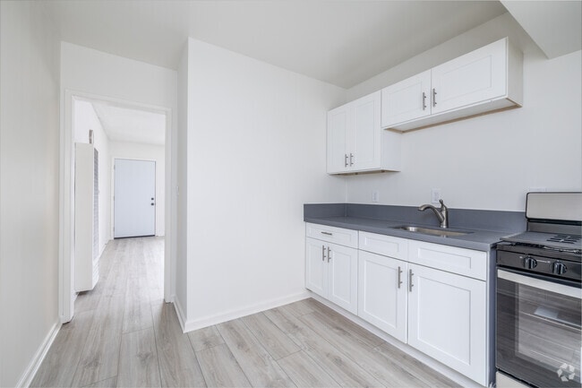 Studio - 400SF - Kitchen