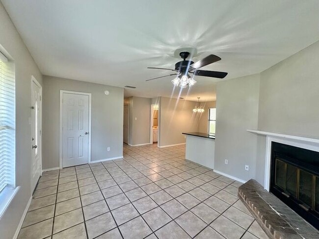 Building Photo - Available Now! Newly Updated 3 Bedroom 2 B... Rental