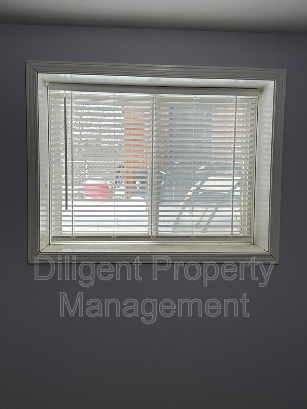 Photo - 588 Howden St