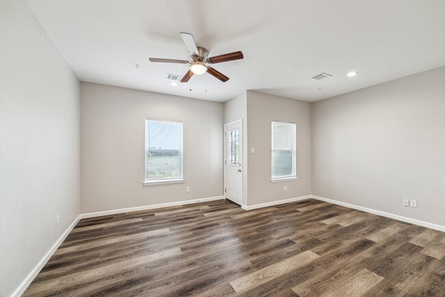 Photo - Eagle's Nest Apartments
