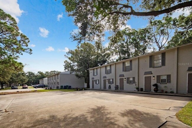 Building Photo - 308 57th Ave Dr E
