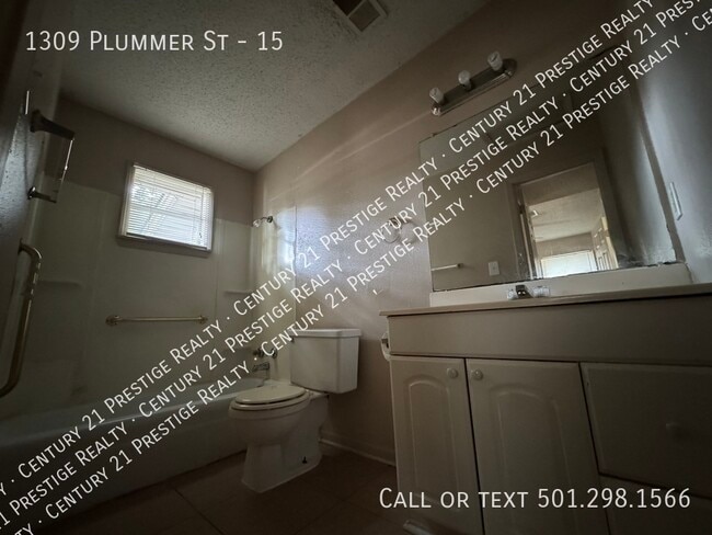 Photo - 1309 Plummer St Unit 15