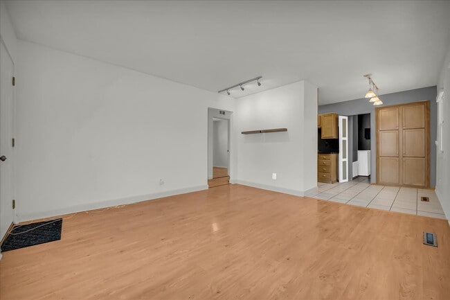 Photo - 26435 Tawas St