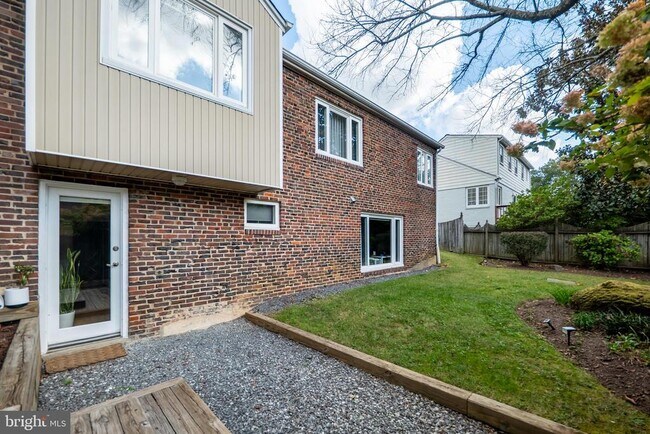 Photo - 4614 ROXBURY Dr