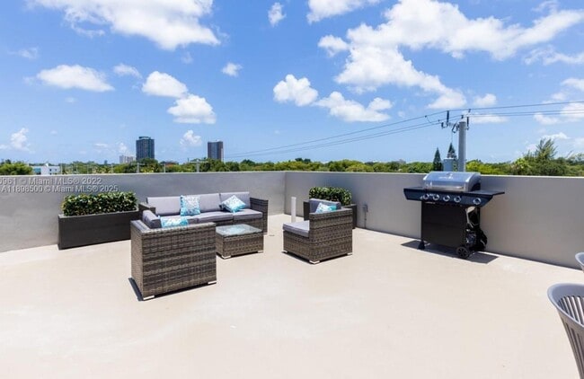 Photo - 7107 NE 4th Ct