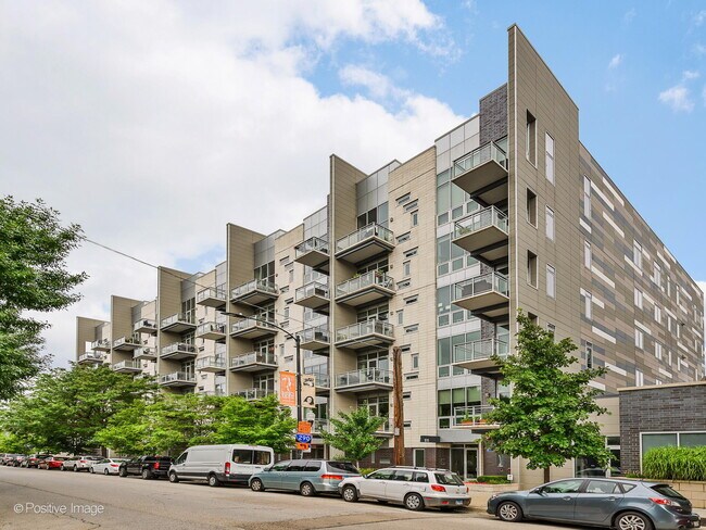 Photo - 1120 W Adams St Unit 2E