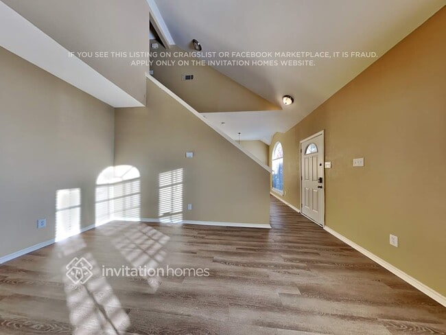 Photo - 304 Stringer Dr