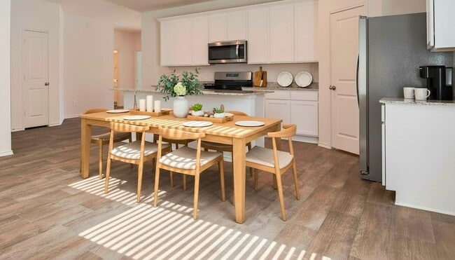 Photo - 30842 Brightwell Bnd